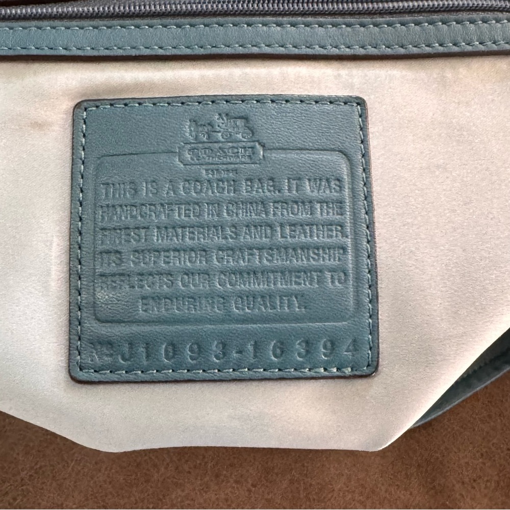 Gorgeous 2010 ELLA Limited Edition Two Tone Teal Patent Leather Large Carryall - Picture 8 of 9